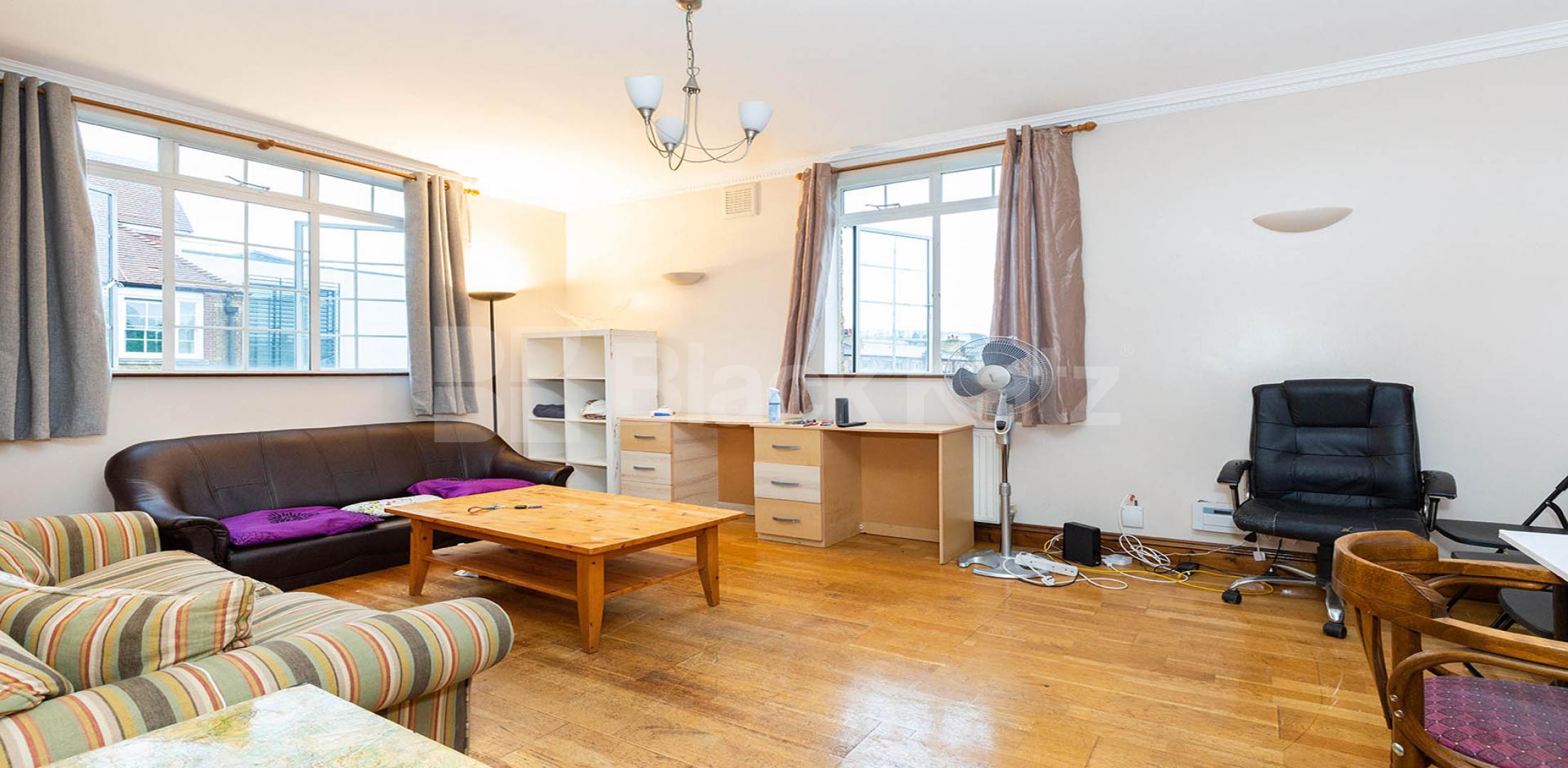 Beautiful three double bedroom flat Cranleigh Street, Camden